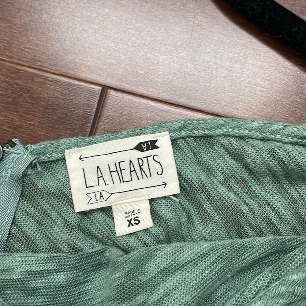 PacSun Top - Picture 2 of 2